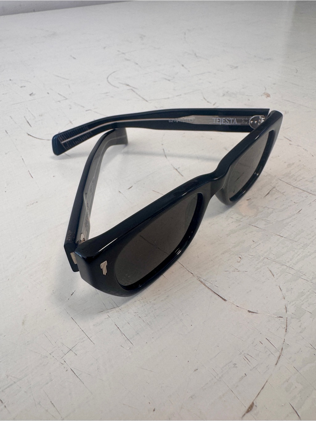 Tejesta “Parker - Piano” Sleek Unisex Sunglasses — image 3 of 5